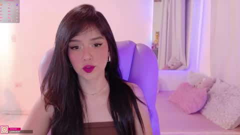 Snapshot of pau_cute chatting on November 16, 2025, 4:40 am Sofa online show from November 16, 2025, 4:40 am