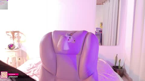 Sofa online show from April 6, 2026, 8:32 pm