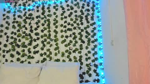 paulina online show from October 21, 2025, 5:35 pm