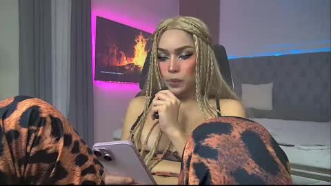 Snapshot of pau_kink95 chatting on February 12, 2025, 12:33 pm Paula online show from February 12, 2025, 12:33 pm