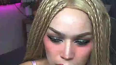 Snapshot of pau_kink95 chatting on February 19, 2025, 10:12 am Paula online show from February 19, 2025, 10:12 am