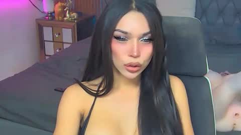 Snapshot of pau_kink95 chatting on March 5, 2025, 10:33 am Paula online show from March 5, 2025, 10:33 am