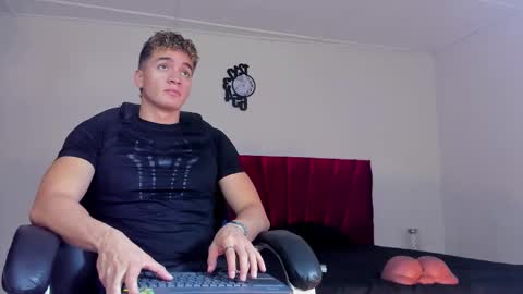 Paull George online show from September 23, 2025, 2:09 pm