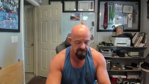 Justeffingaround online show from February 27, 2025, 4:43 pm