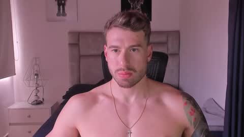 Snapshot of paul_roger chatting on November 9, 2025, 5:33 pm PAUL ROGER online show from November 9, 2025, 5:33 pm