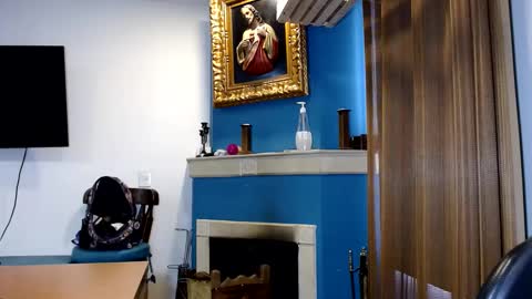 PAULA online show from January 21, 2025, 7:50 pm