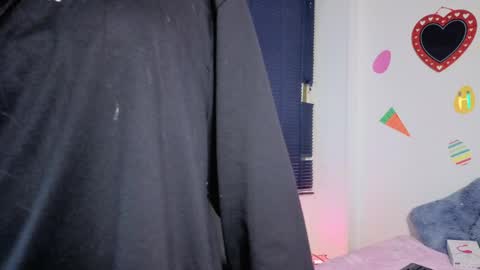 Paula  online show from April 20, 2026, 3:53 am
