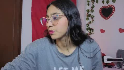 Paula  online show from May 31, 2026, 4:09 am
