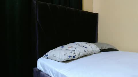 Snapshot of paulahlyn chatting on April 15, 2026, 4:36 pm paualah online show from April 15, 2026, 4:36 pm