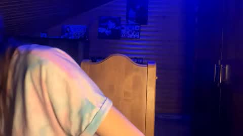 Ashley Cooper online show from September 26, 2025, 8:02 pm