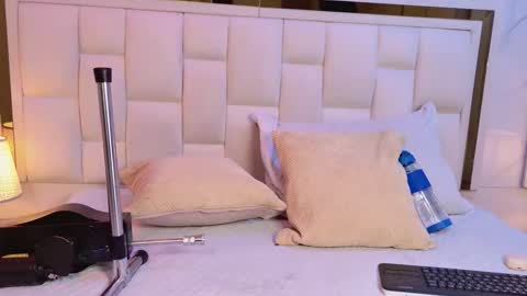Snapshot of paulina_cano chatting on February 27, 2026, 7:25 pm Paulina online show from February 27, 2026, 7:25 pm