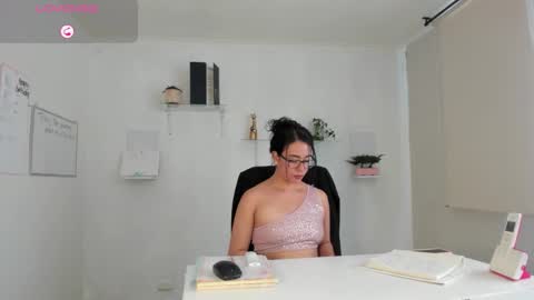 paulina online show from September 14, 2025, 5:45 pm