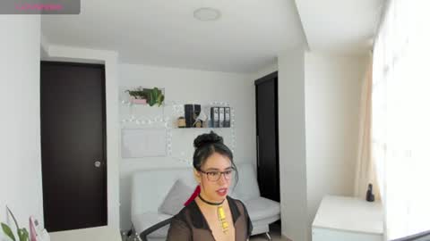 paulina online show from June 13, 2026, 7:01 pm