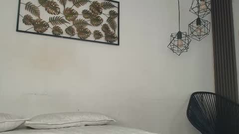 Snapshot of paulina_saruma chatting on October 18, 2025, 8:20 pm PAU online show from October 18, 2025, 8:20 pm