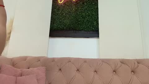 Snapshot of paulina_saruma chatting on October 19, 2025, 8:20 pm PAU online show from October 19, 2025, 8:20 pm