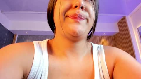 Snapshot of paulina_sweett chatting on May 27, 2026, 11:29 am Paulina online show from May 27, 2026, 11:29 am