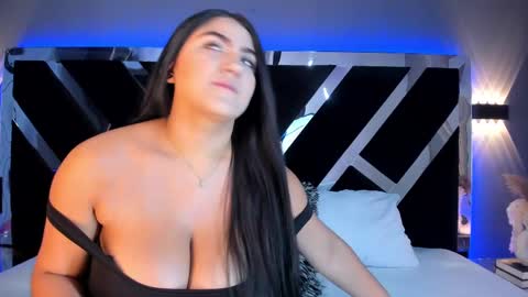 Snapshot of paulinaduarte_ chatting on February 12, 2025, 11:18 am Paulina online show from February 12, 2025, 11:18 am