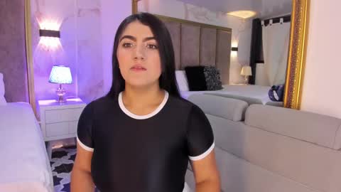 Snapshot of paulinaduarte_ chatting on February 17, 2025, 11:02 am Paulina online show from February 17, 2025, 11:02 am