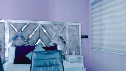 Paulina online show from October 18, 2025, 1:12 pm