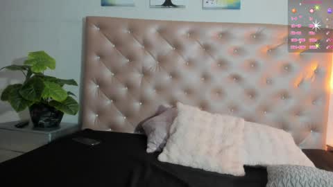 PaulinaSaennz online show from April 6, 2026, 1:01 pm