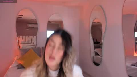 Paulina Santos  online show from September 10, 2025, 7:03 pm