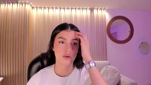 Paulina Santos  online show from October 12, 2025, 6:07 pm