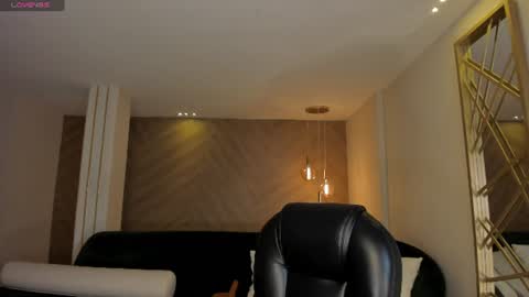 Paulina Santos  online show from June 11, 2026, 8:07 pm