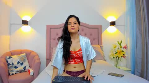 paulinavera online show from March 7, 2026, 12:13 pm