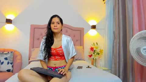 paulinavera online show from March 24, 2026, 12:32 pm