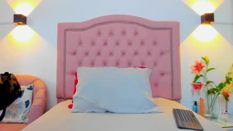 paulinavera online show from April 15, 2026, 12:56 pm