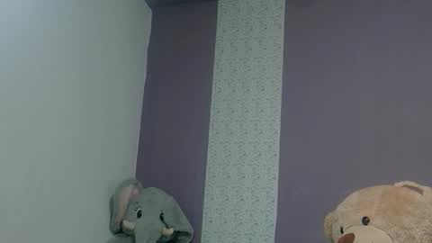 paulina online show from November 13, 2025, 2:27 pm