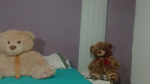 paulina online show from November 18, 2025, 8:46 pm