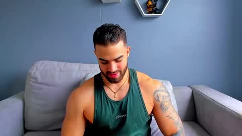 Snapshot of paulphoenix_ chatting on October 8, 2025, 7:33 pm Paul Phoenix online show from October 8, 2025, 7:33 pm