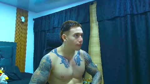 Snapshot of paulthompson_ chatting on July 5, 2026, 12:23 pm Paul online show from July 5, 2026, 12:23 pm