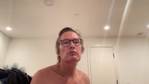 paulwill2377 online show from February 25, 2026, 2:10 am