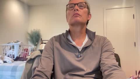 paulwill2377 online show from April 17, 2026, 5:27 pm