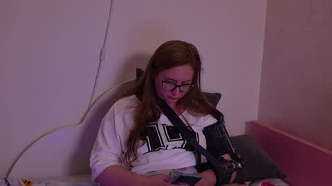 Snapshot of pawg_official chatting on May 20, 2026, 1:45 am pawg_official online show from May 20, 2026, 1:45 am