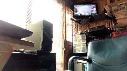 pcpeins online show from April 19, 2026, 7:16 pm