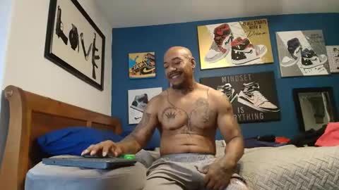 Snapshot of pcuddy3 chatting on November 24, 2025, 2:33 am Phenomenal online show from November 24, 2025, 2:33 am