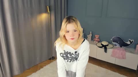 Jesica online show from November 20, 2025, 8:08 pm