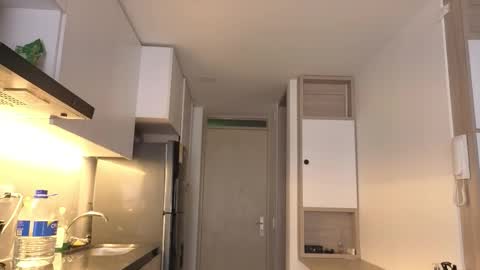 Ema online show from October 15, 2025, 1:11 pm