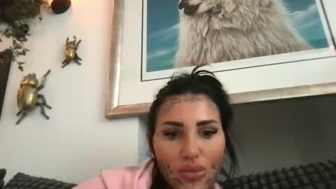 peaches_and_the_cream online show from April 5, 2026, 4:26 pm