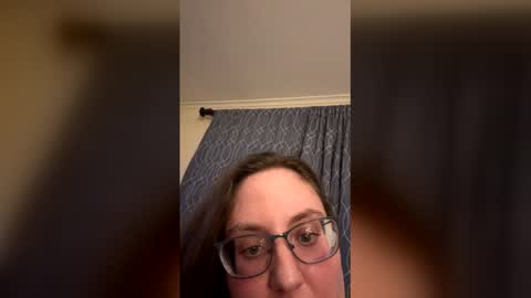 Snapshot of peachesbestfriend chatting on April 1, 2026, 5:19 am peachesbestfriend online show from April 1, 2026, 5:19 am