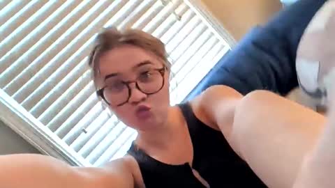 Snapshot of peachespunkins chatting on March 29, 2026, 8:20 pm peachespunkins online show from March 29, 2026, 8:20 pm