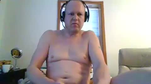 Snapshot of peachgigolo chatting on March 11, 2025, 1:23 pm PEach online show from March 11, 2025, 1:23 pm