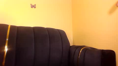 peachie online show from October 6, 2025, 4:21 am