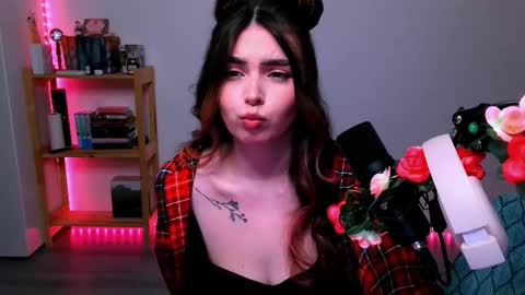 Snapshot of peachybabe__ chatting on October 24, 2025, 4:47 pm Peachy online show from October 24, 2025, 4:47 pm