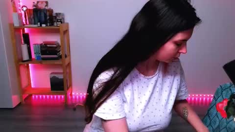 Snapshot of peachybabe__ chatting on October 27, 2025, 4:22 pm Peachy online show from October 27, 2025, 4:22 pm