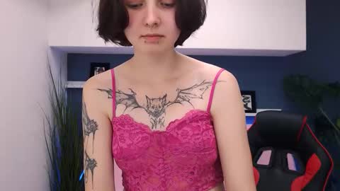 Snapshot of peachydreamm chatting on October 11, 2025, 6:17 pm peachydreamm online show from October 11, 2025, 6:17 pm