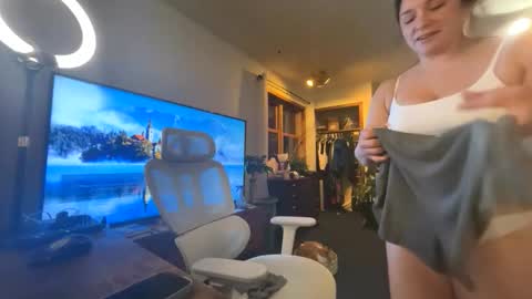 Snapshot of peachyxobsession chatting on February 16, 2026, 1:02 am PeachyObsession online show from February 16, 2026, 1:02 am